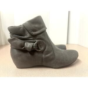Bare Traps Saydie Wedge Ankle Bootie Size 8.5 Woman's Grey-Chelsea-Comfort-Shoe